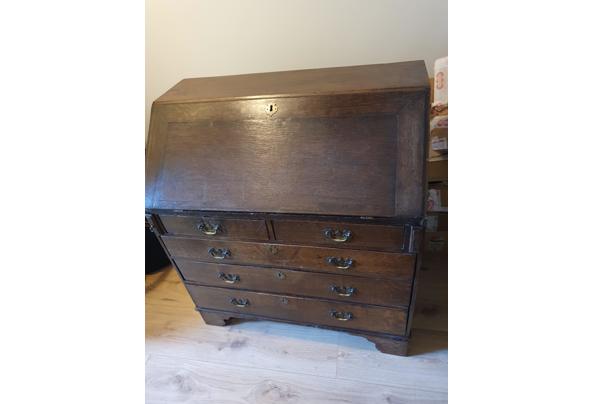 Antiek houten bureau - 20260622_073639