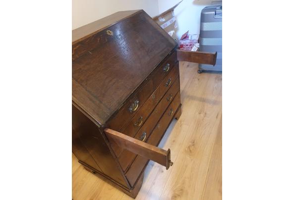 Antiek houten bureau - 20260622_074129
