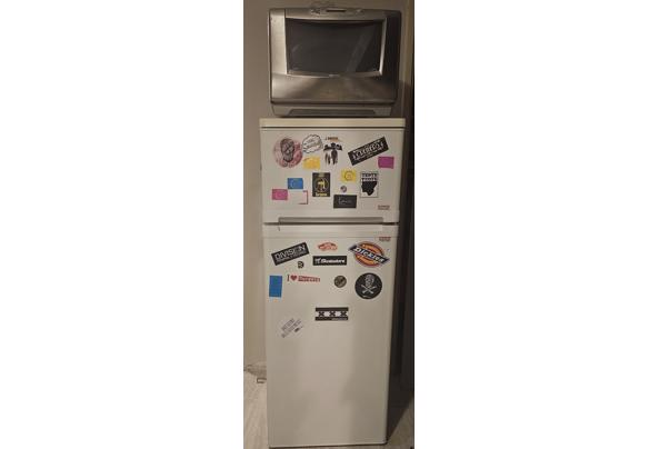 Refrigerator and microwave in good condition.  - 20240623_002649