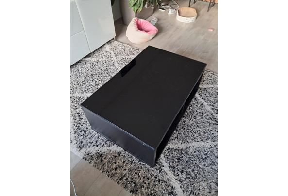 Salon tafel zwart met glazen plaat - 20251122_133726