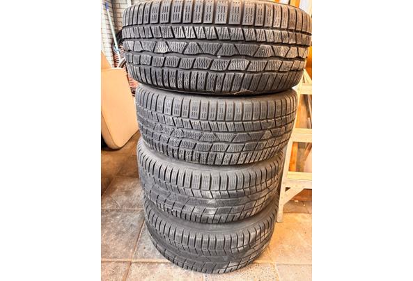BMW Wimterbanden met aluminium velgen  - bc9ededf-56c7-456b-a72f-a8fad3cc7675