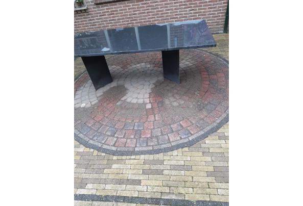 Wegens leggen nieuw terras moet deze cirkel weg - 20210621_163643