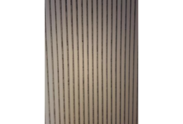 ongeveer 90 mdf latjes, wit, 240 cm lang - 20260314_113613