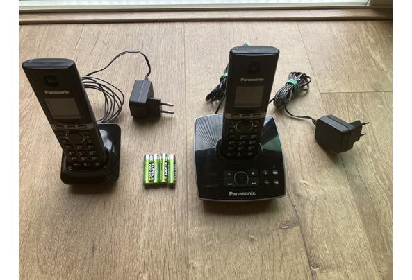 Twee geschakelde dect telefoons - 001