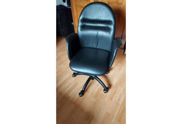 Lederen bureaustoel met zwenkwieltjes - 20211124_104957