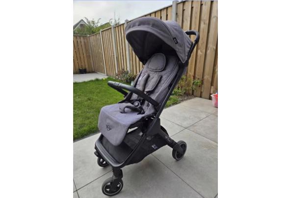 Kinderwagen Easywalker mini cooper buggy - geheel inklapbaar - Scherm­afbeelding-2025-10-13-om-12-24-31