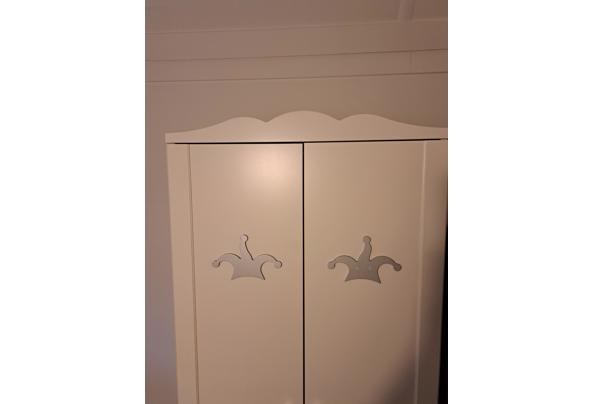 Witte kinder kledingkast - 20260209_164037