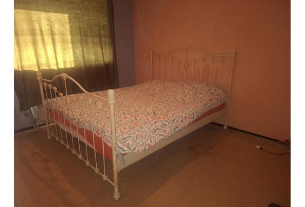 Twee persoonsbed met lattenbodems 160/200cm - 20260329_093346
