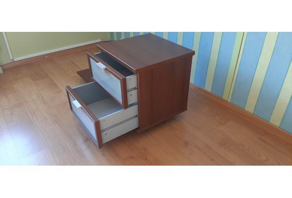 Nachtkastje Ikea met 2 laden, op wieltjes - 20231022_144407