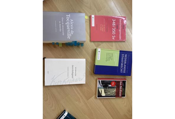 Verschillende boeken Rechten - image
