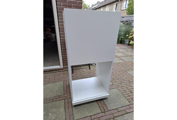 witte kast met 1 deur en 1 open vak. - 20260926_121728