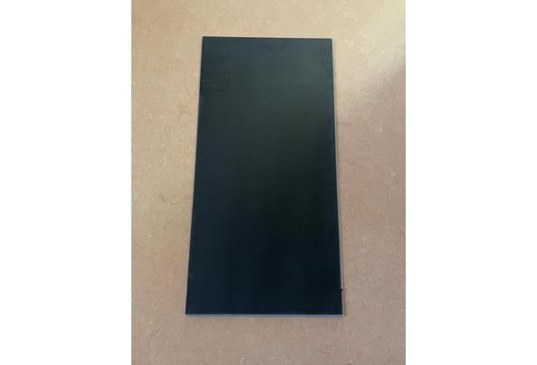 Antracietkleurige klik-PVC tegels - achterkant