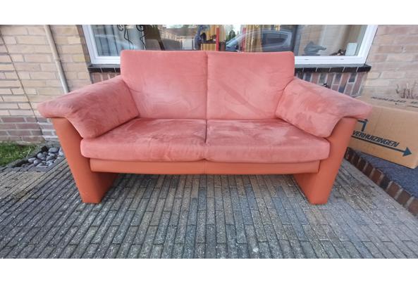 Oranje 2-zitsbank (zit ruim, en toch compact) - 20260303_175056