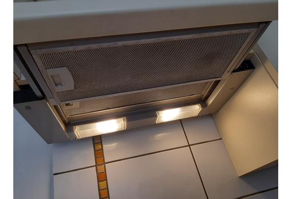 Bosch afzuigkap, 60 cm, inbouw, 2 motoren, 22 jaar oud - 20260916_134953