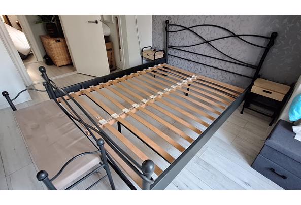 2 persoons ledikant met aankleedbankje - 20260315_110528(1)