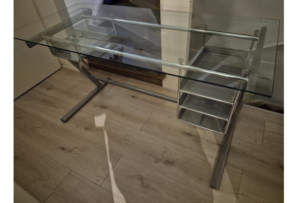 Bureau met glazen blad - 20251216_163845