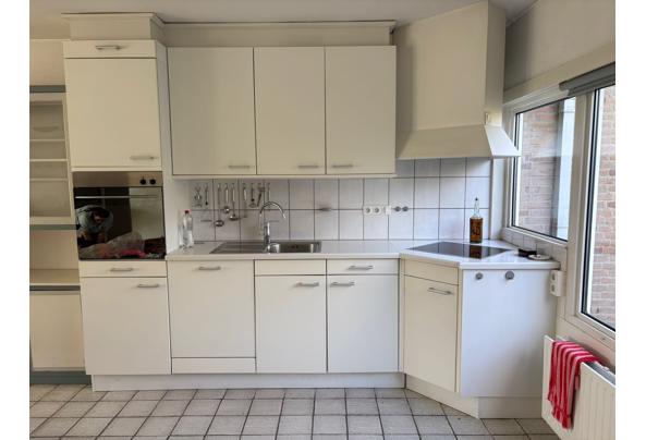 Witte basic keuken met o.a. vaatwasser, kookplaat en oven - e9a8dae2-90c1-47aa-9354-7e81123cdb5f