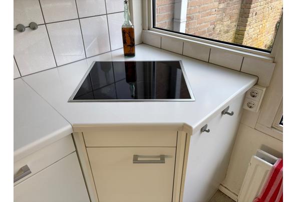 Witte basic keuken met o.a. vaatwasser, kookplaat en oven - ee5c991c-06e1-4aa8-8819-58359ba51404