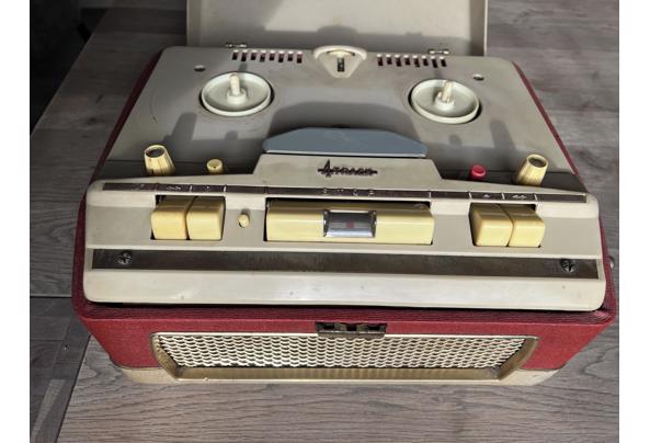 Oude bandrecorder - 3806E51A-D578-45E3-B285-0C11ADFBEF47