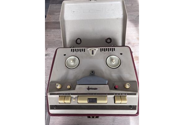 Oude bandrecorder - F4CD08EC-D50D-48FE-8E6D-8121EF268AAD