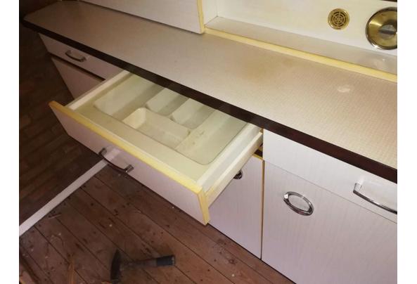 Retro/vintage keuken kast - WhatsApp-Image-2021-06-24-at-09-59-41-(1)