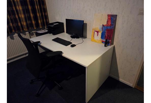 Bureautafel,  stoel en ladekast - IMG-20260415-WA0020