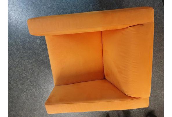 Oranje stoel - 1