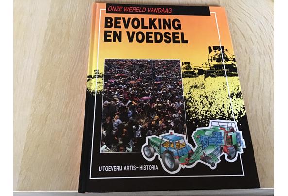 Boeken ; Onze Wereld Vandaag ; 16 Prachtige boeken, leerzaam - IMG_2872_637713807027097418