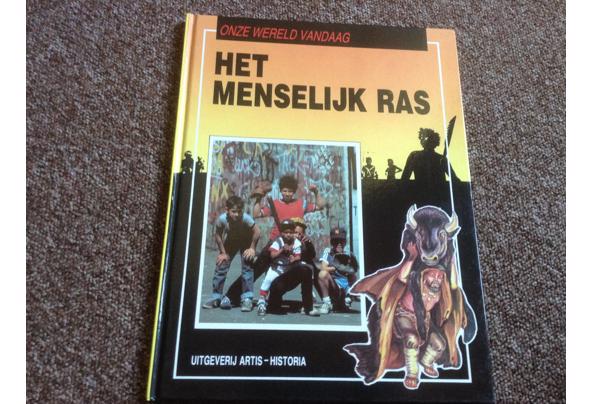 Boeken ; Onze Wereld Vandaag ; 16 Prachtige boeken, leerzaam - IMG_7009_637513959742763197