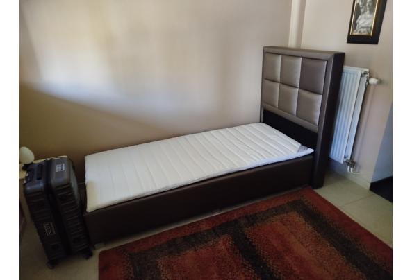 Eénpersoonsbed - boxspring - bronskleurig - IMG_20260429_142027