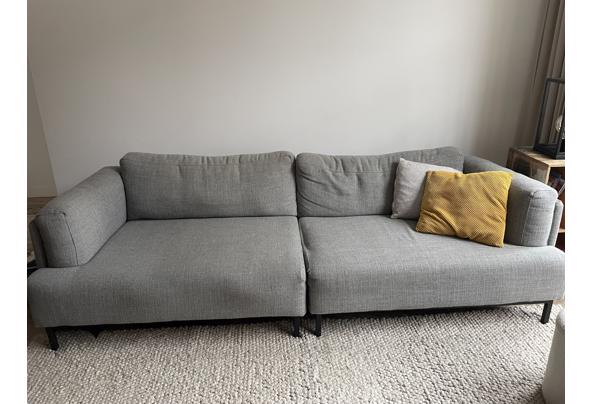 Grijze bank van het merk Woood - IMG_4558