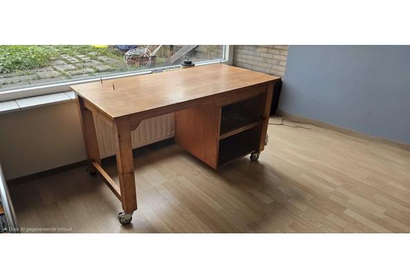 Solide bureau met gebruik sporen - Bureau-2025-11-19-om-16-13-06