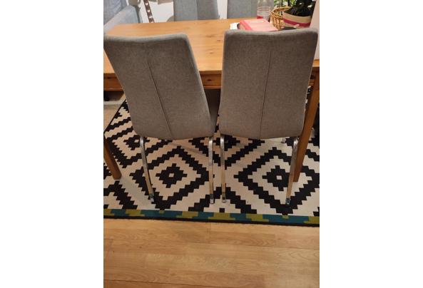 Lichtgrijze (eettafel)stoelen - IMG_20251117_230948