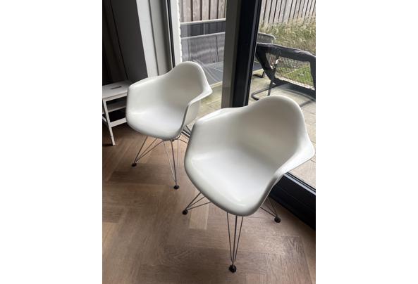 5 witte kuipstoelen - IMG_5600