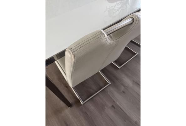 Tafel met 6 stoelen - IMG-7266