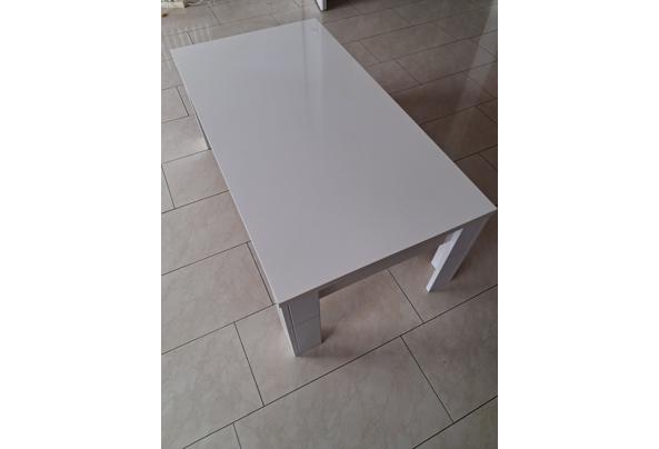 Eettafel met 6 stoelen en salontafel - 20260904_135120