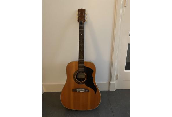 Oude gitaar - image