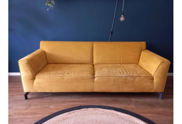 Okergele bank Henders & Hazel Novara - Foto-1