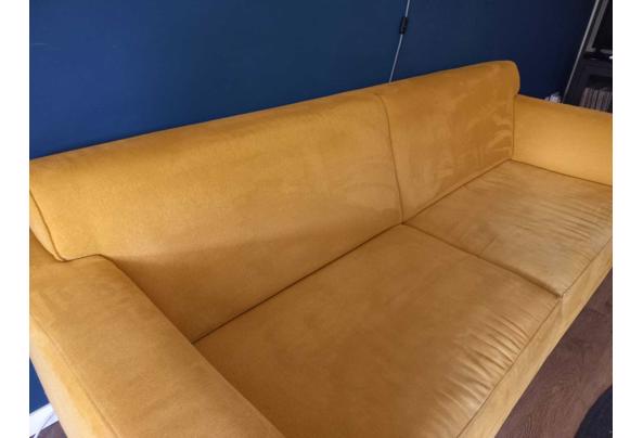 Okergele bank Henders & Hazel Novara - Foto-2