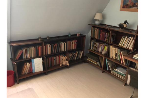Originele boekenkasten naar een ontwerp van meubelmaker Pander (werkte samen met de Bonneterie). Eind jaren 40 gemaakt. Echt iets voor de liefhebber! “ - kast-foto-3