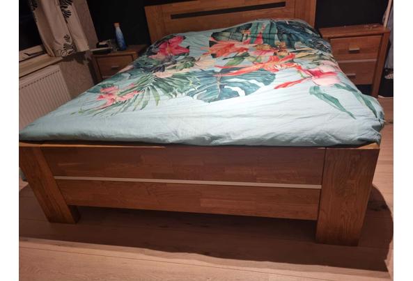 Slaapkamer meubel, Bedombouw, 2 nachtkastjes, kledingkast en commode  - IMG-20251018-WA0006