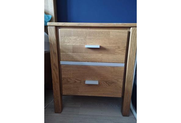Slaapkamer meubel, Bedombouw, 2 nachtkastjes, kledingkast en commode  - IMG-20251018-WA0007