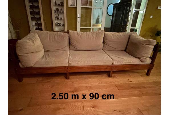 Mooie zitbanken van hout - 8787b721-2184-4086-9620-9e4659581346