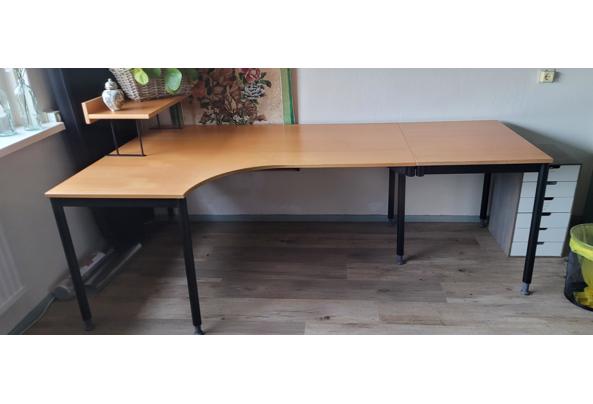 Heel stevig mooi bureau (uit elkaar gehaald)  - 20251025_095709