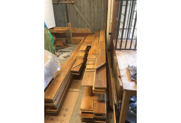 Gelakte eikenhouten parketvloer ca 50 m2 - 67832F2C-F17A-4764-A1C5-997F24A19687