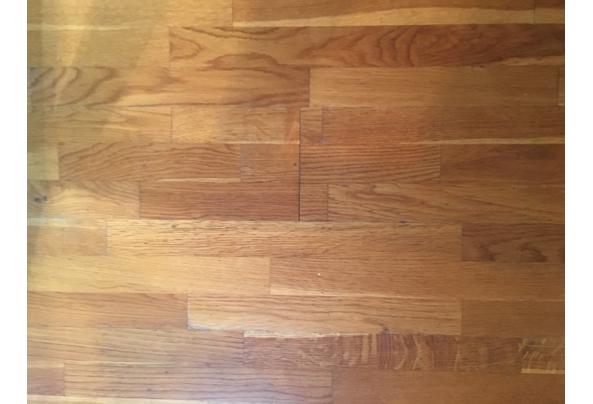 Gelakte eikenhouten parketvloer ca 50 m2 - BC2F93DC-110D-4BDE-8911-6259C02109C3