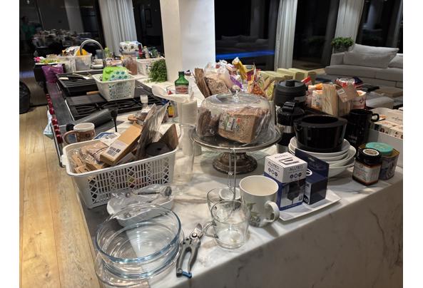 Ivm emigratie moet alles weg wat niet mee kan  - IMG_2853