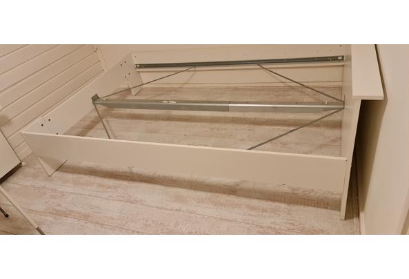 Ikea bed frame (twijfelaar 200x140) + hoofdplank 10 cm breed - 20240303-Ikea-bedframe-2