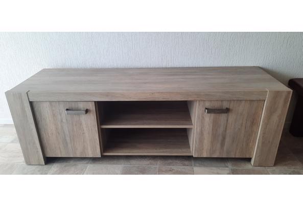 Tv meubel met 2 kastjes en 1 ligplank - 20260923_121320