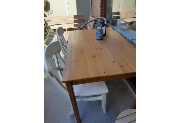 Tafel en eetkamerstoelen - 17409222058408430952635815018534